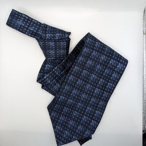 Puritan 100% silk tie with stain resistance.
